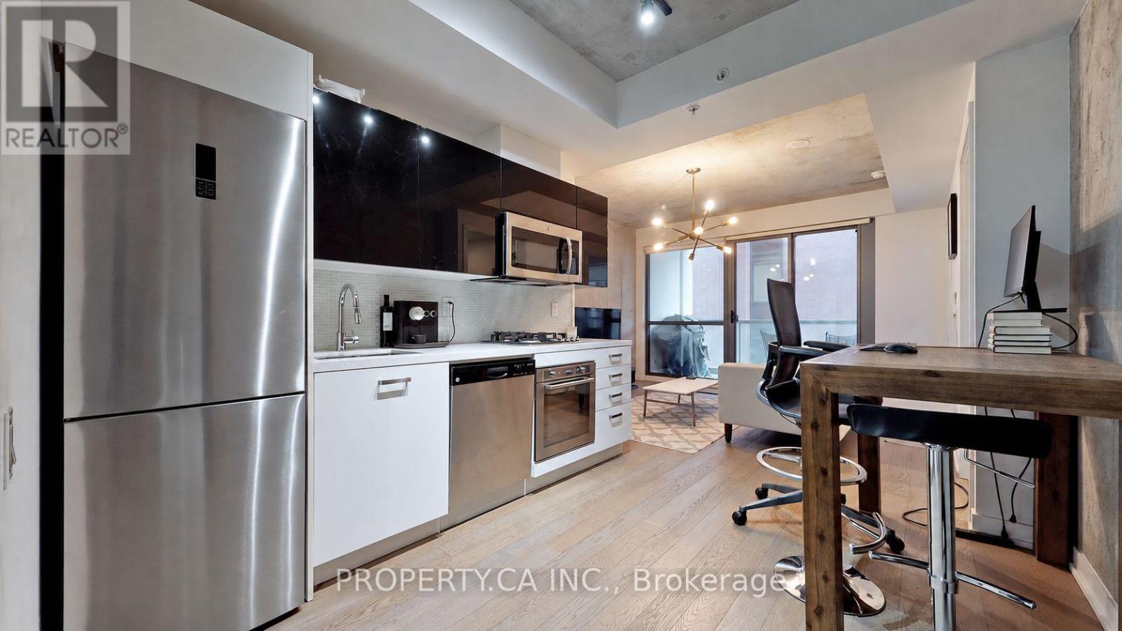827 - 39 Brant Street, Toronto, Ontario  M5V 0M8 - Photo 2 - C14031340