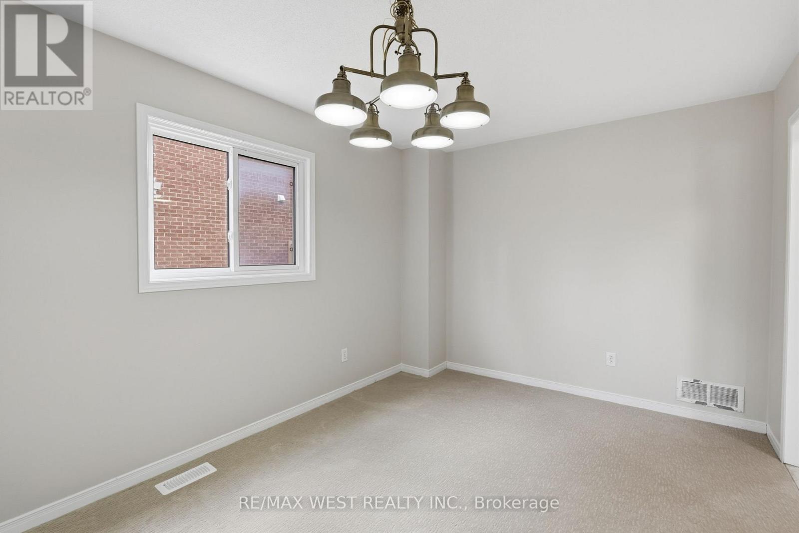 60 Furrow Drive, Whitby, Ontario  L1R 1Y7 - Photo 10 - E14031120