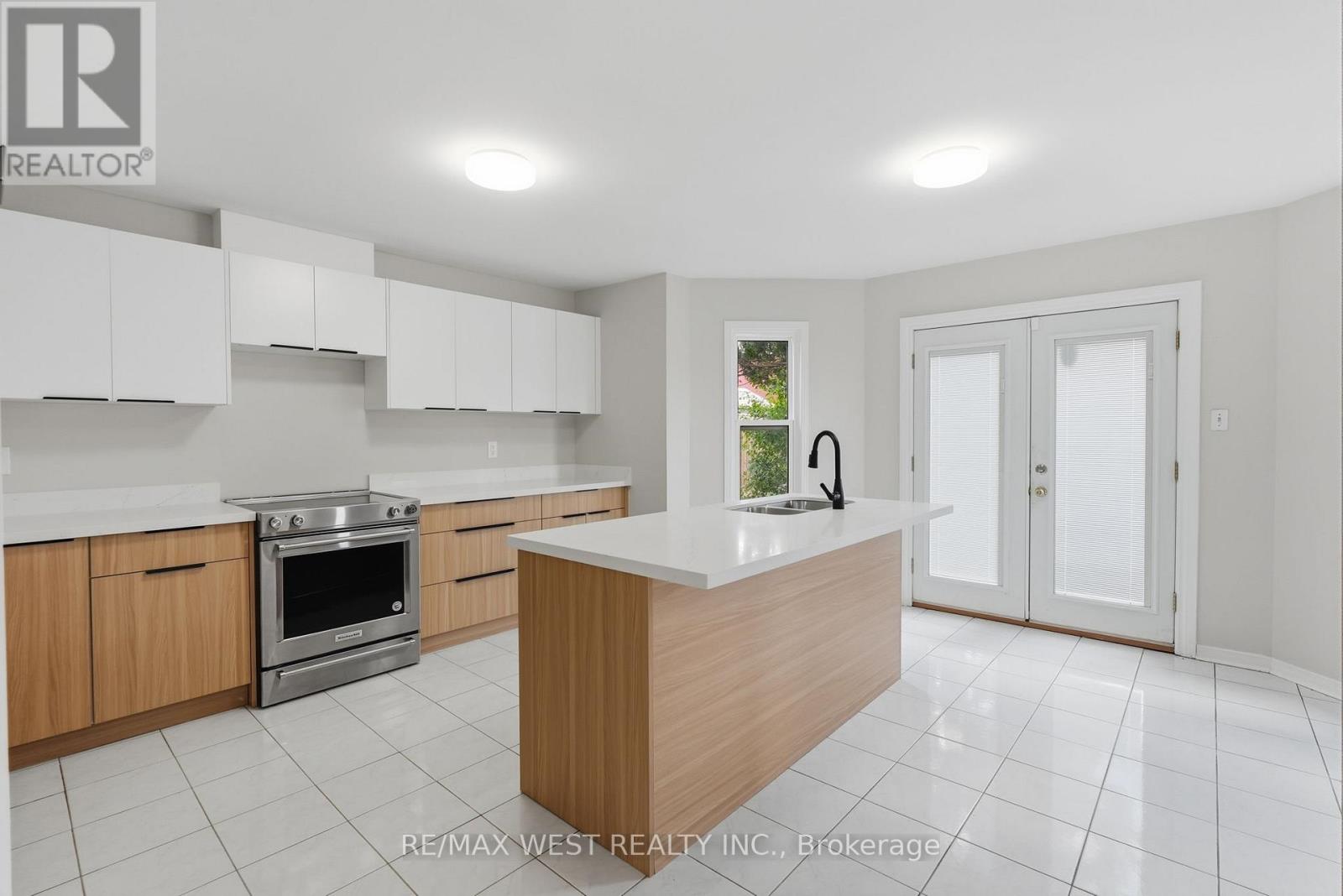 60 Furrow Drive, Whitby, Ontario  L1R 1Y7 - Photo 2 - E14031120