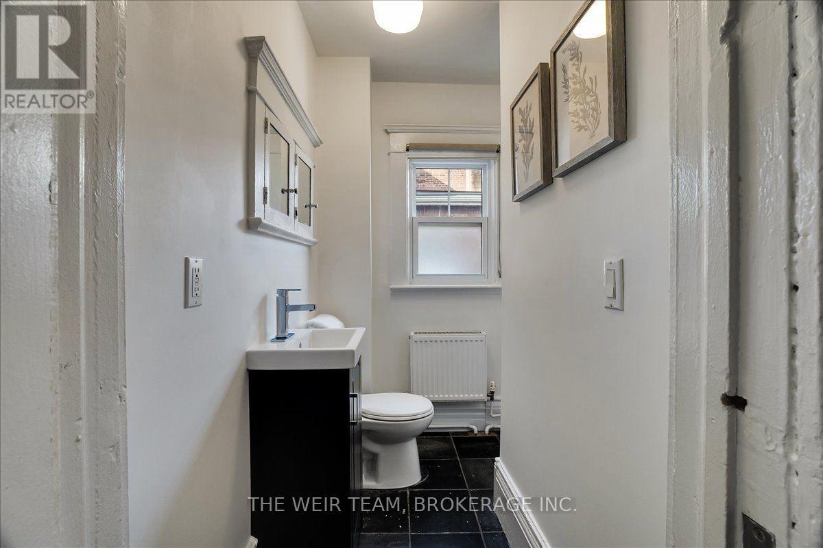 1394 Queen Street E, Toronto, Ontario  M4L 1C9 - Photo 10 - E14031468