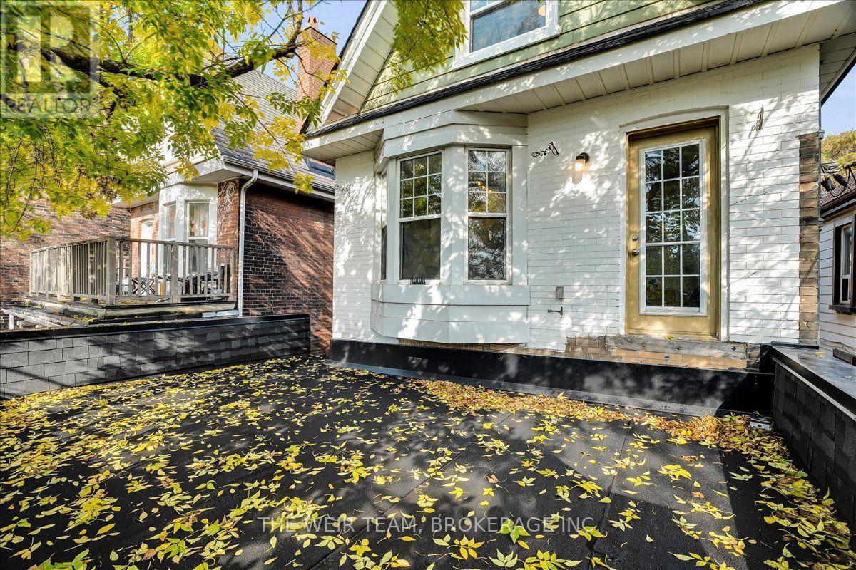 1394 Queen Street E, Toronto, Ontario  M4L 1C9 - Photo 18 - E14031468