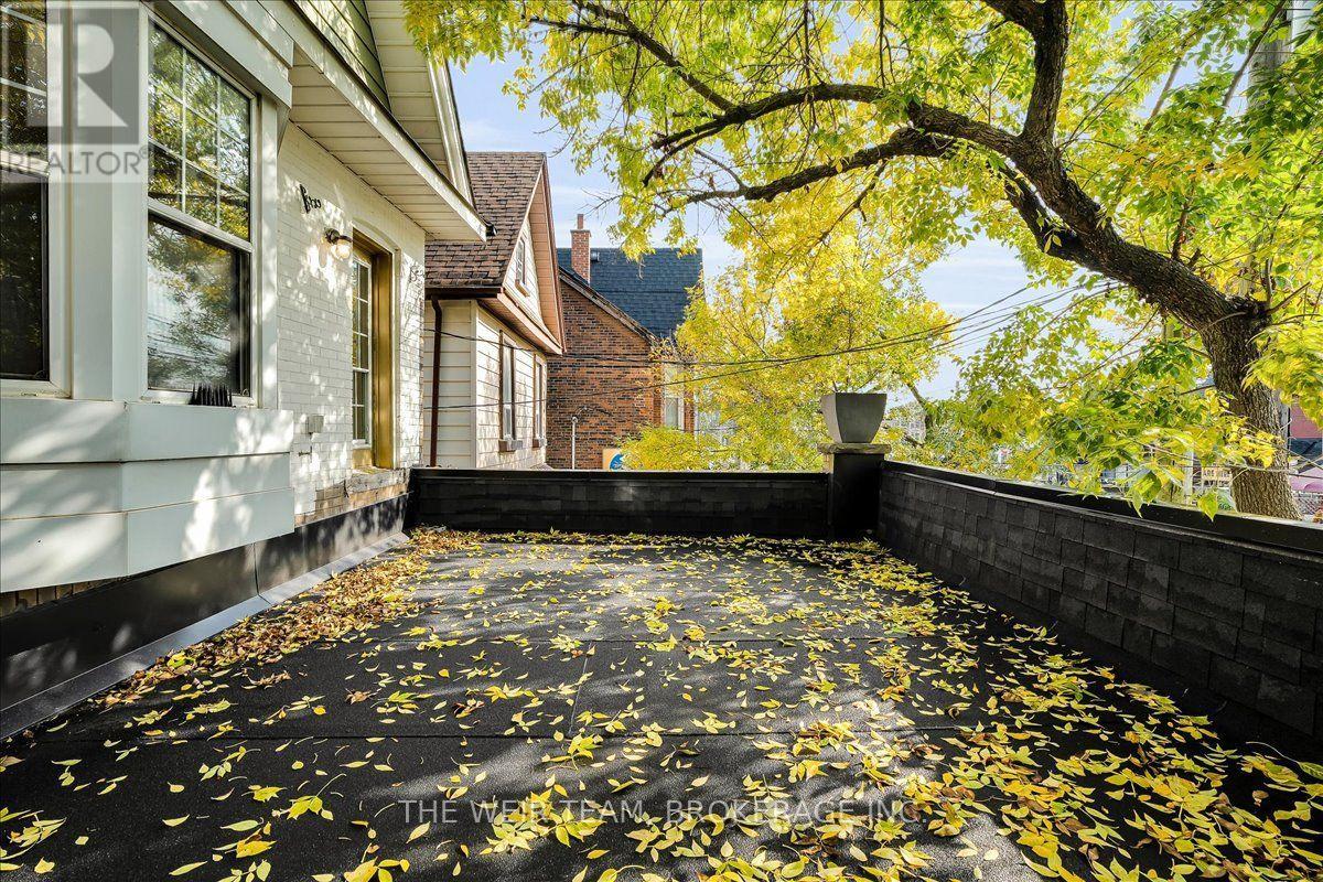 1394 Queen Street E, Toronto, Ontario  M4L 1C9 - Photo 19 - E14031468