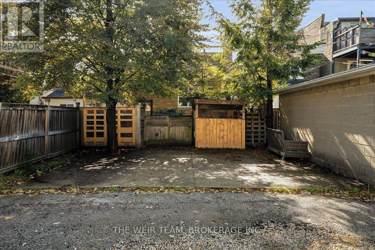 1394 Queen Street E, Toronto, Ontario  M4L 1C9 - Photo 30 - E14031468