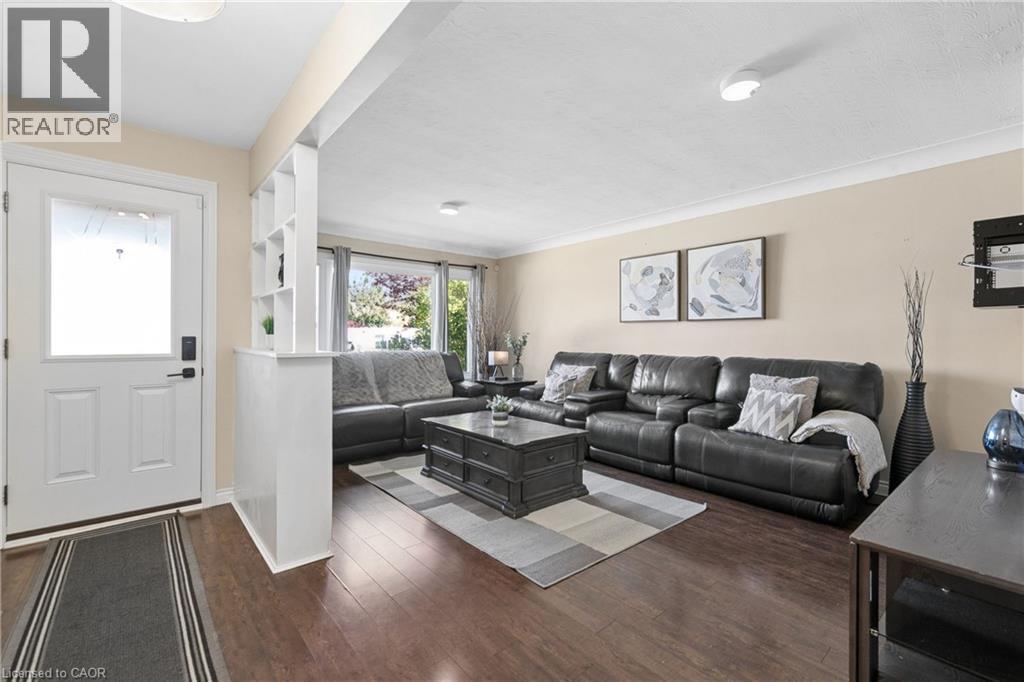 61 Fairlawn Road, Kitchener, Ontario  N2C 1X8 - Photo 2 - 40871140