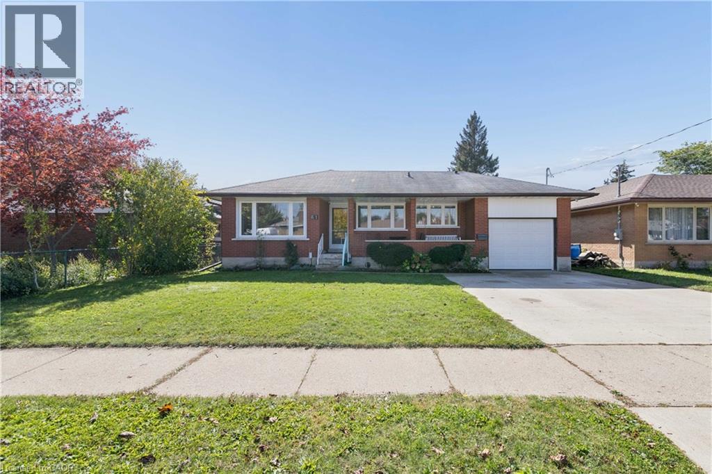 61 FAIRLAWN Road, Kitchener, Ontario