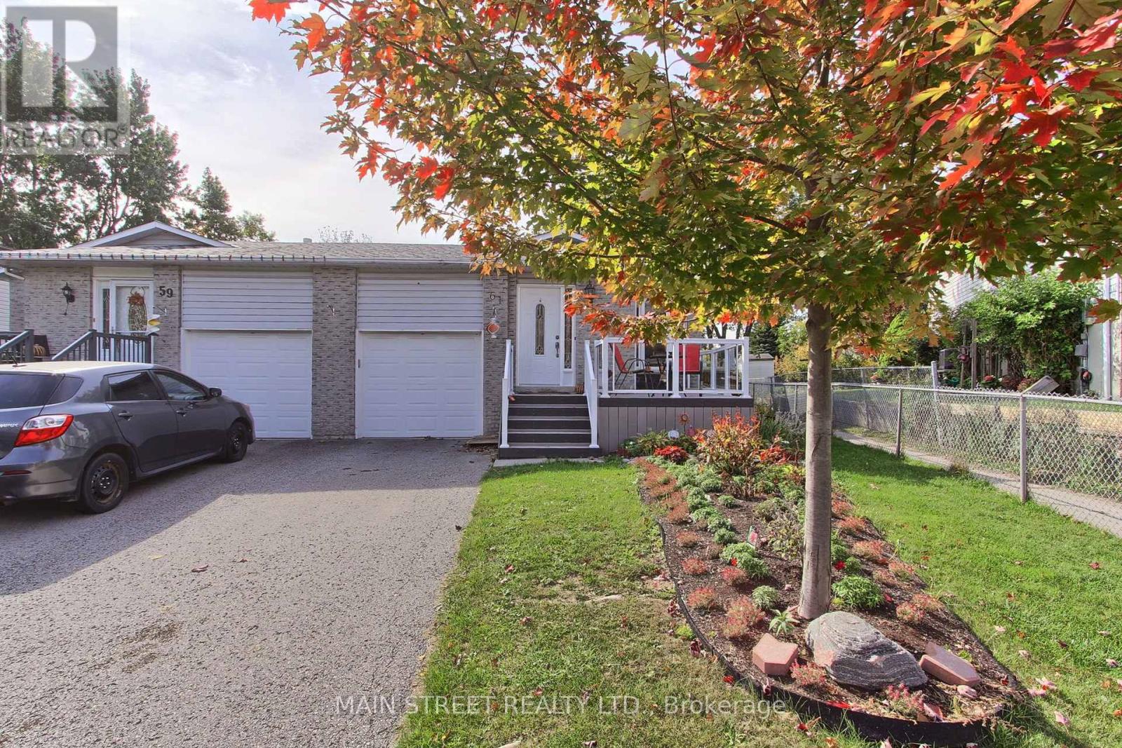 61 Hudson Crescent, Bradford West Gwillimbury (Bradford), Ontario  L3Z 2K1 - Photo 2 - N14031298