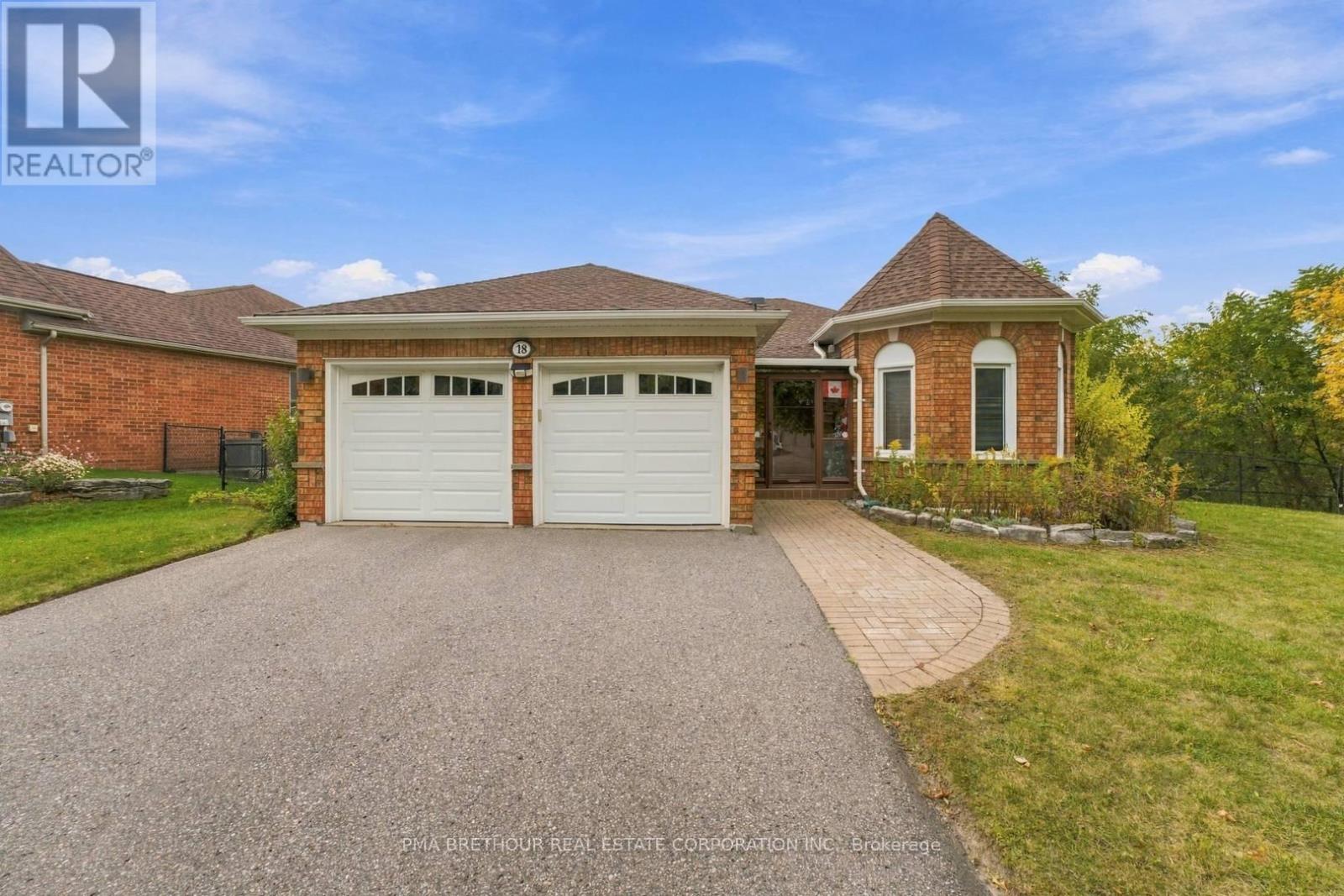 18 Deerglen Terrace, Aurora, Ontario  L4G 6Y2 - Photo 1 - N14031408