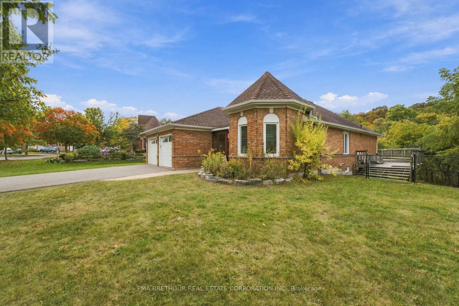18 Deerglen Terrace, Aurora, Ontario  L4G 6Y2 - Photo 2 - N14031408