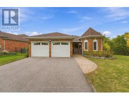 18 DEERGLEN TERRACE, Aurora, Ontario