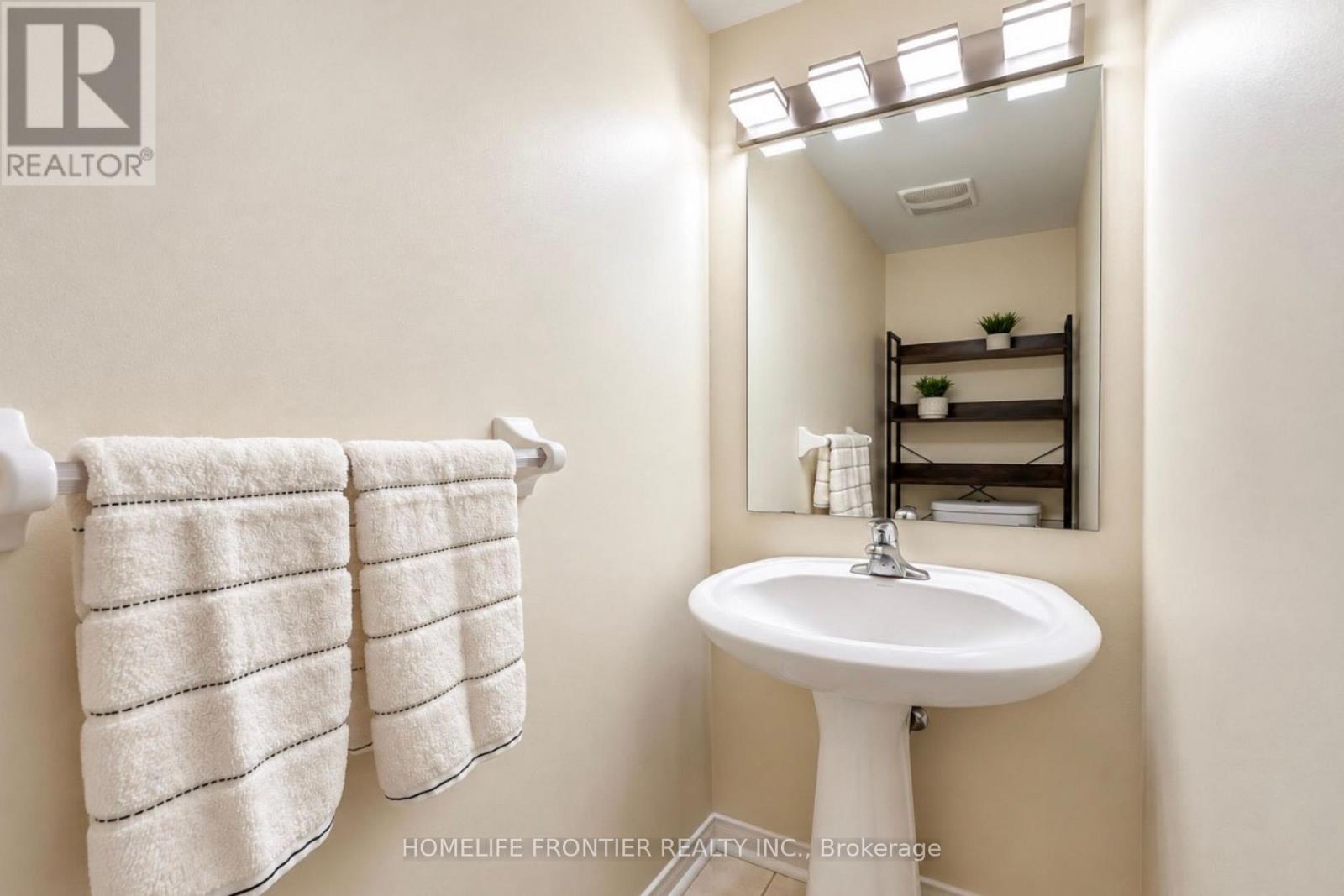 65 Maffey Crescent, Richmond Hill, Ontario  L4S 0A7 - Photo 3 - N14031412