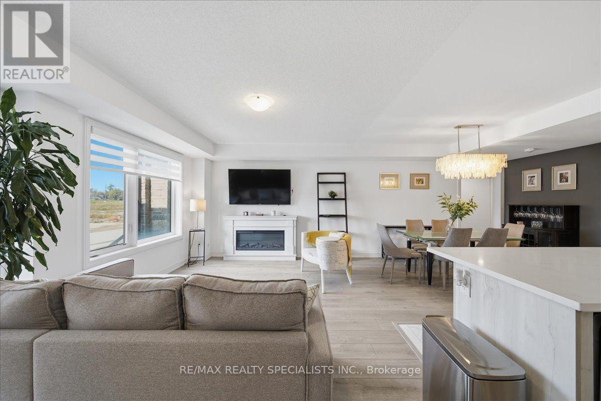 32 Magnolia Lane, Barrie (Innis-Shore), Ontario L9J 0N9 - Photo 1 - S14031132