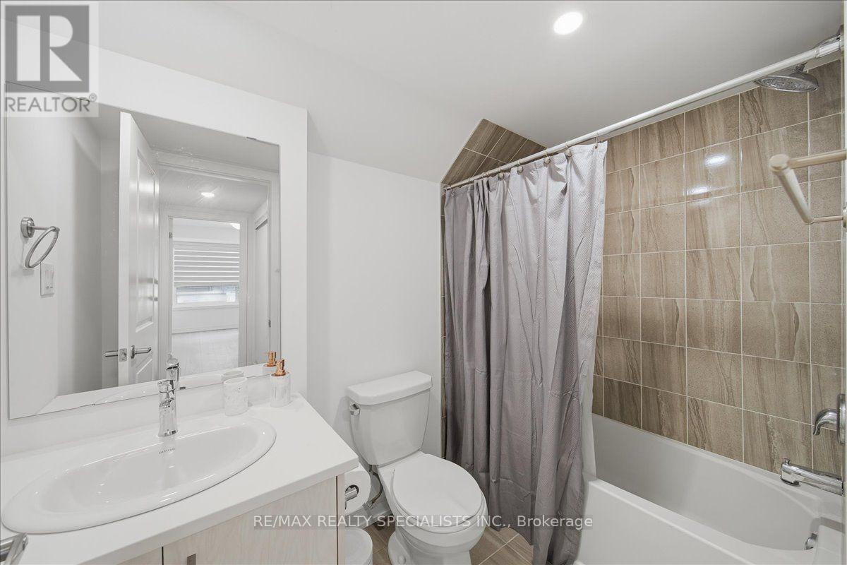 32 Magnolia Lane, Barrie (Innis-Shore), Ontario L9J 0N9 - Photo 16 - S14031132