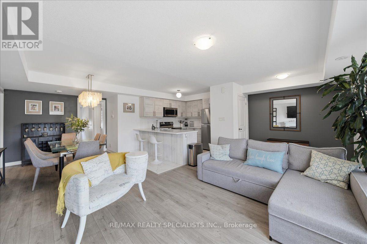 32 Magnolia Lane, Barrie (Innis-Shore), Ontario L9J 0N9 - Photo 4 - S14031132