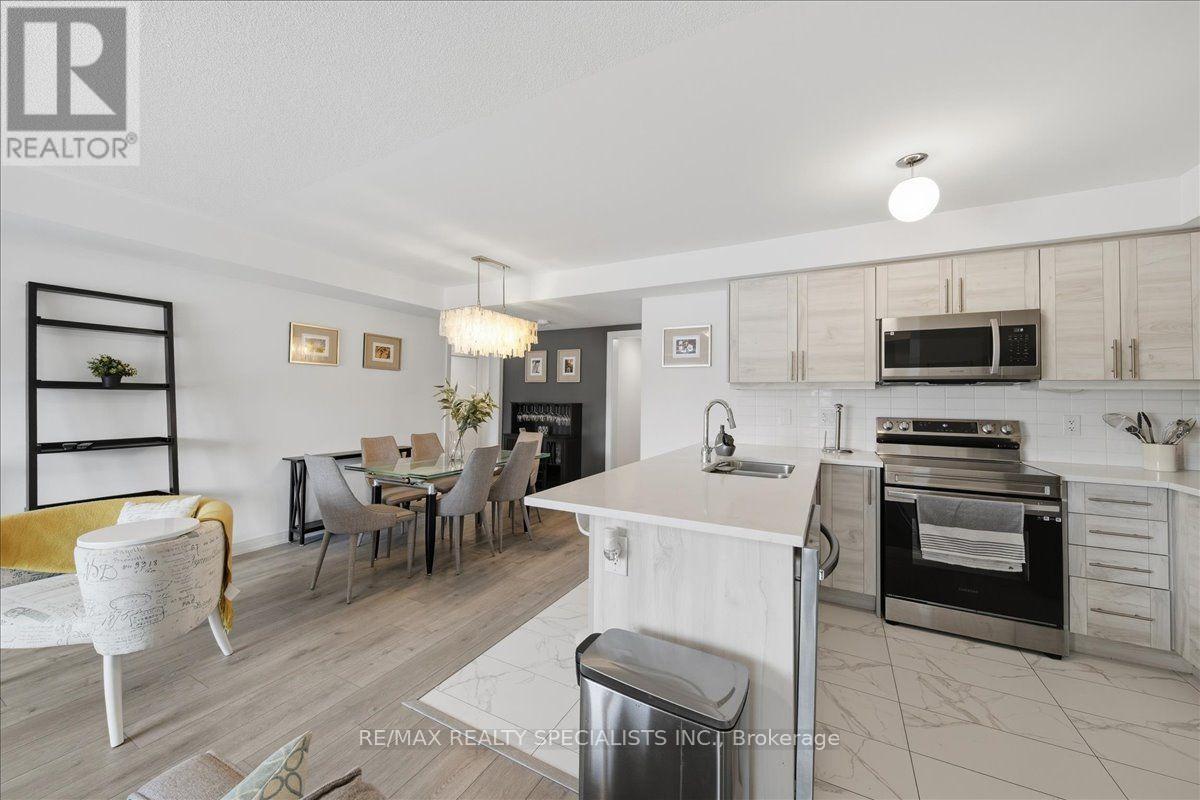 32 Magnolia Lane, Barrie (Innis-Shore), Ontario L9J 0N9 - Photo 7 - S14031132