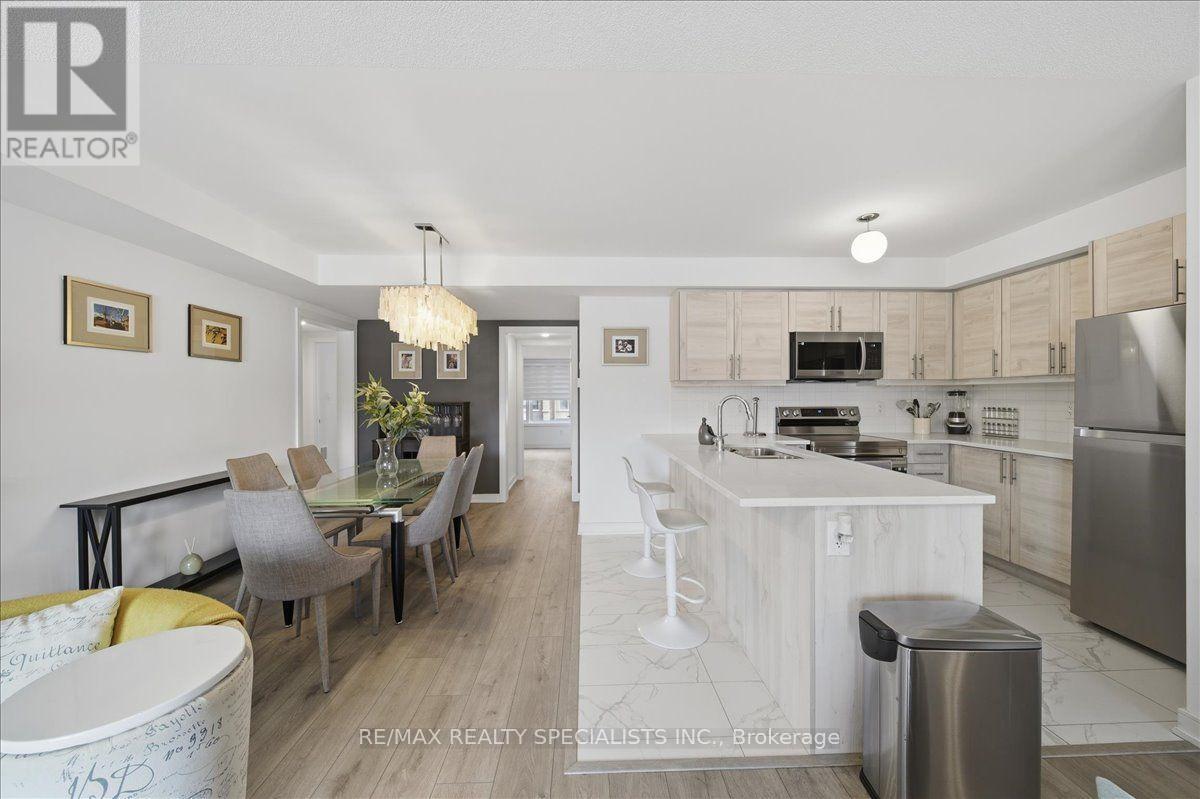 32 Magnolia Lane, Barrie (Innis-Shore), Ontario L9J 0N9 - Photo 8 - S14031132