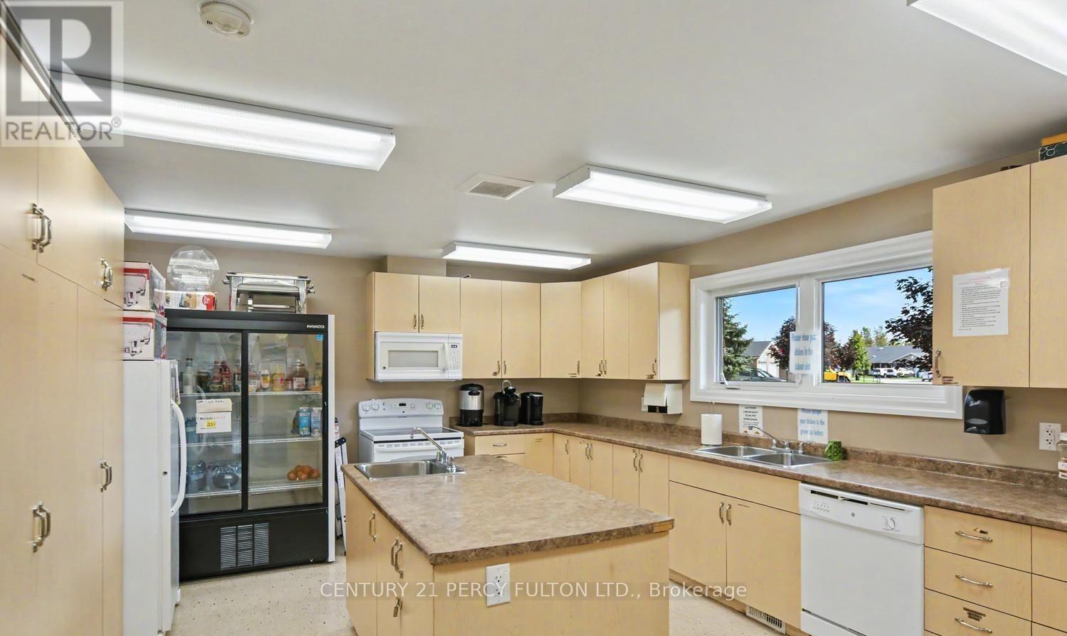 31 Greenway Drive, Wasaga Beach, Ontario  L9Z 0E6 - Photo 24 - S14031410