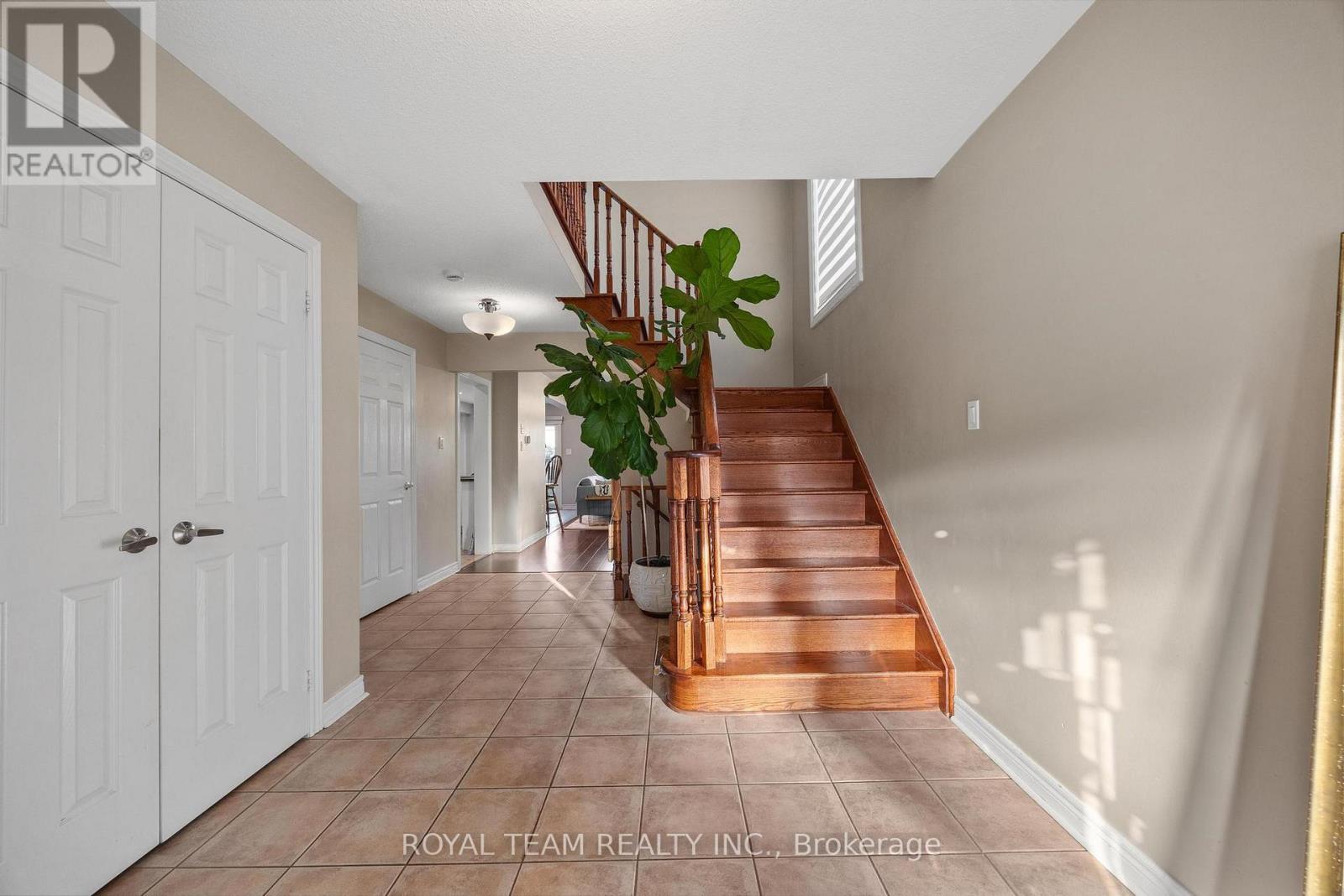 40 Emily Carr Crescent, Caledon, Ontario  L7E 2K9 - Photo 5 - W14031086