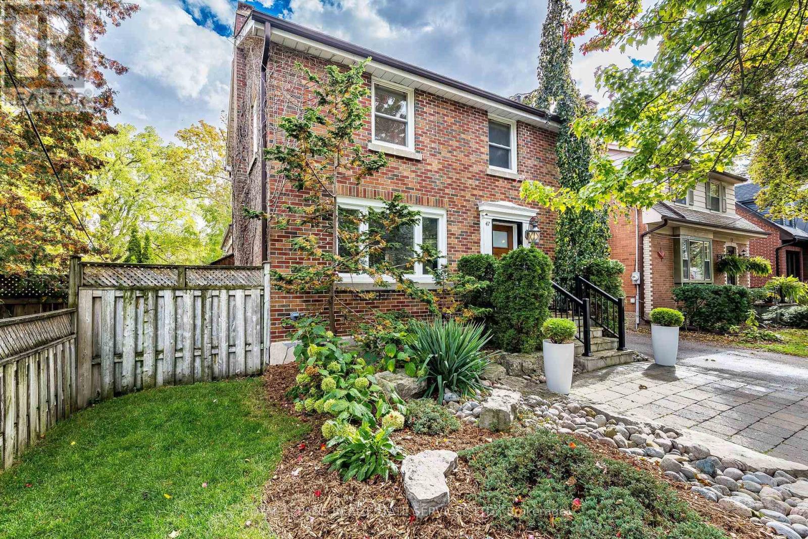 47 Frederick Street, Brampton, Ontario  L6Y 1G7 - Photo 1 - W14031104