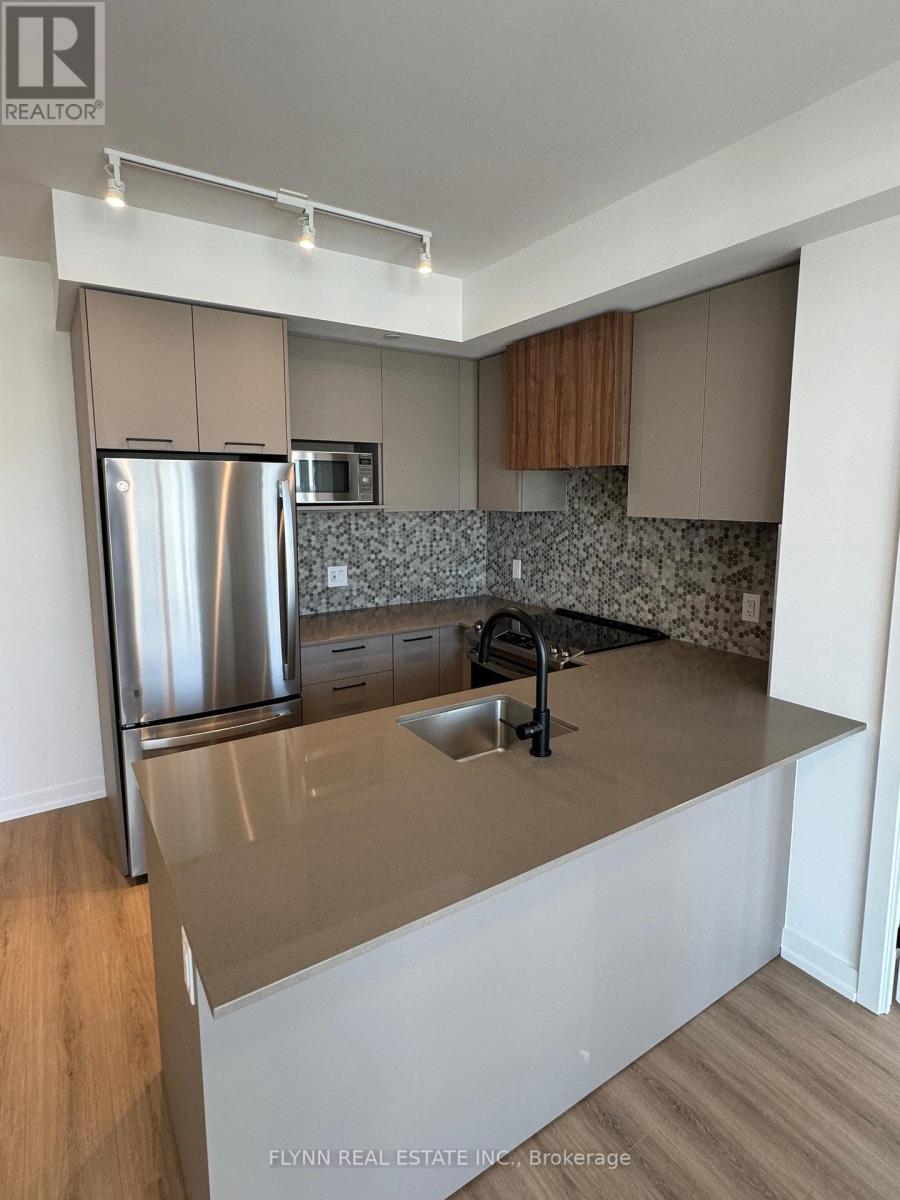 416 - 10 LAGERFELD DRIVE