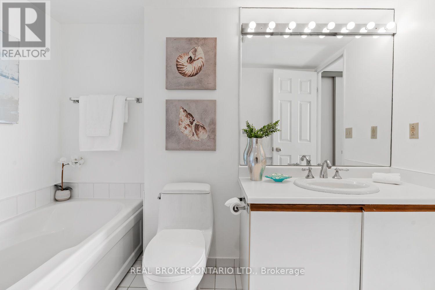 747 - 24 Southport Street, Toronto, Ontario  M6S 4Z1 - Photo 13 - W14031270