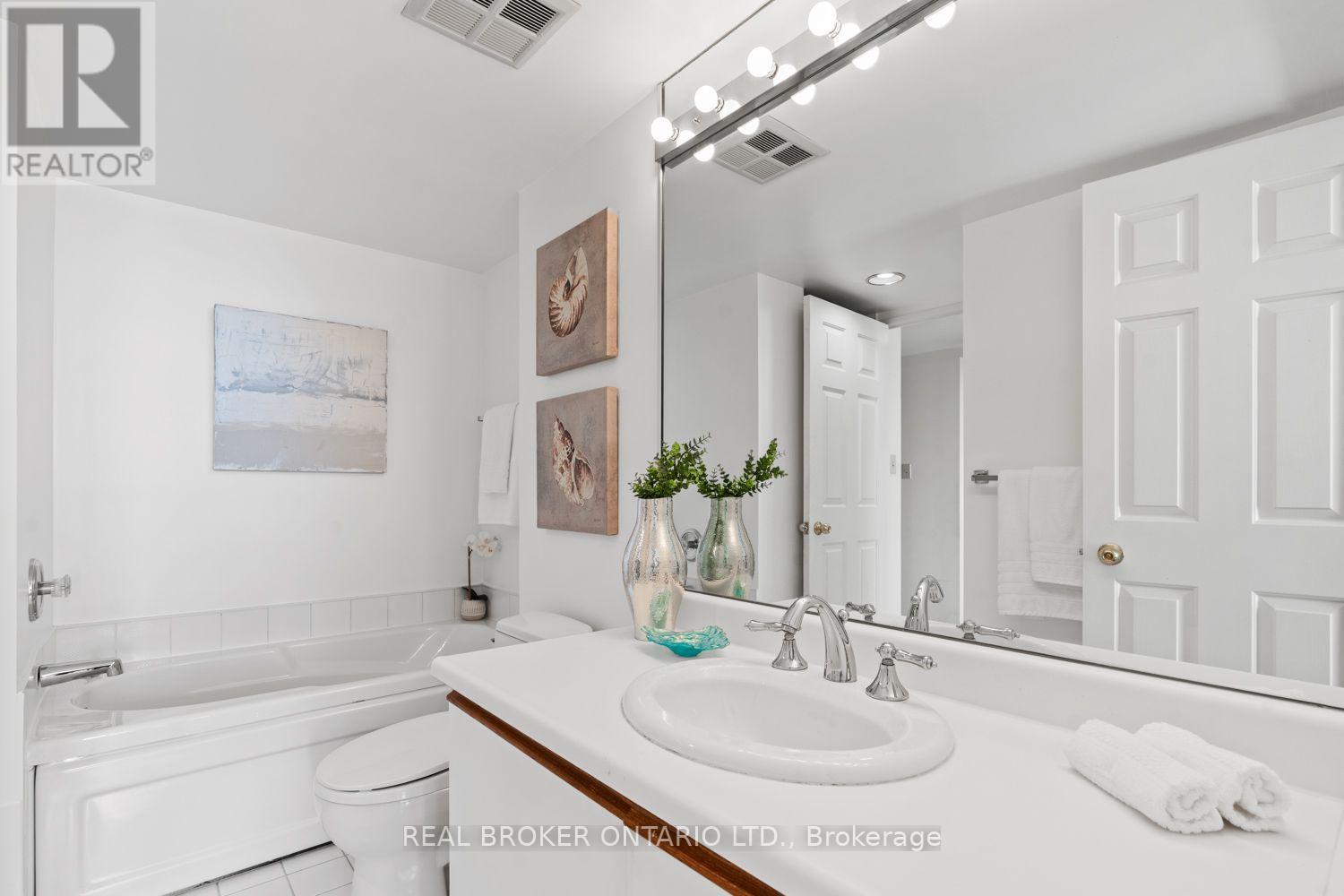 747 - 24 Southport Street, Toronto, Ontario  M6S 4Z1 - Photo 14 - W14031270