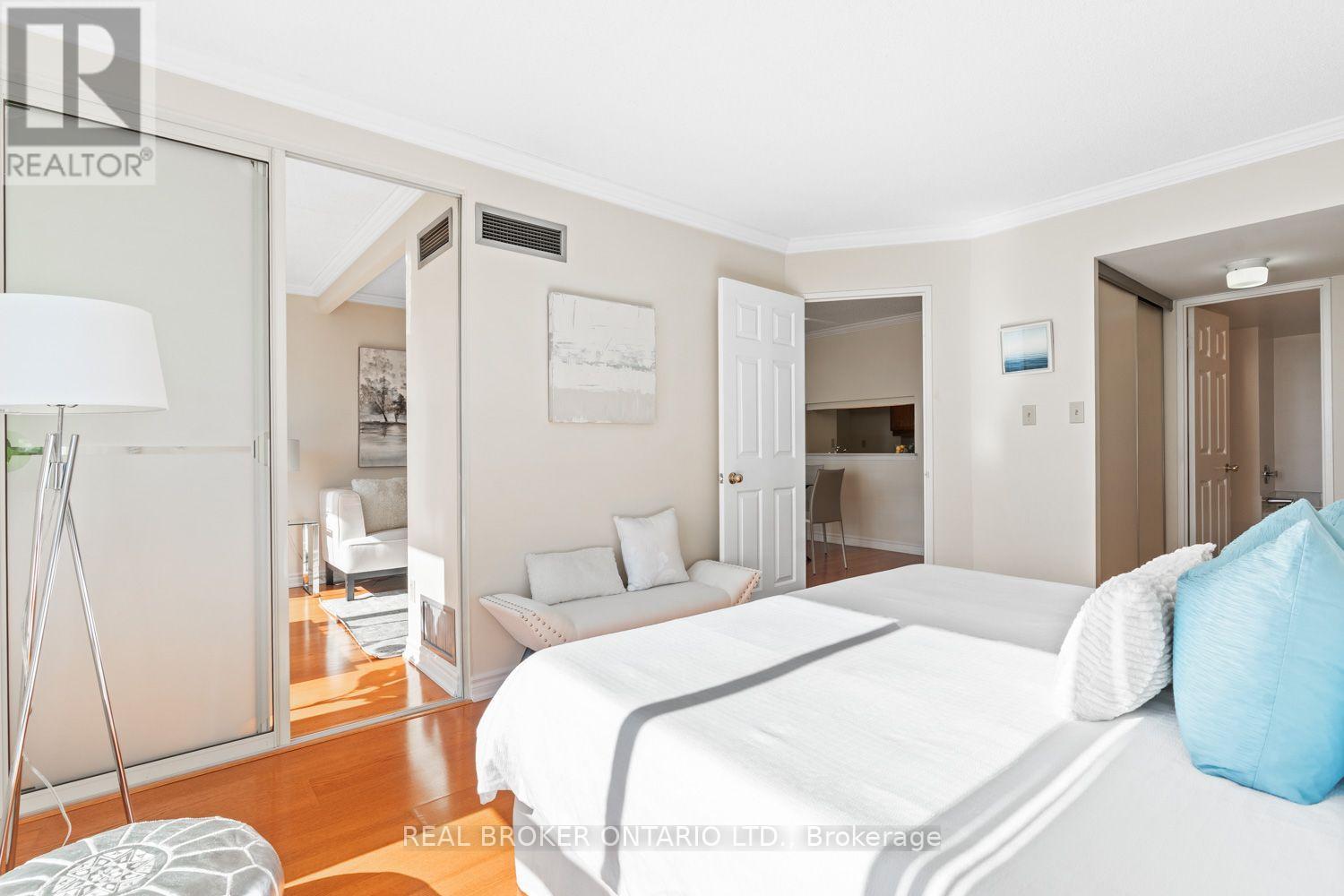 747 - 24 Southport Street, Toronto, Ontario  M6S 4Z1 - Photo 19 - W14031270