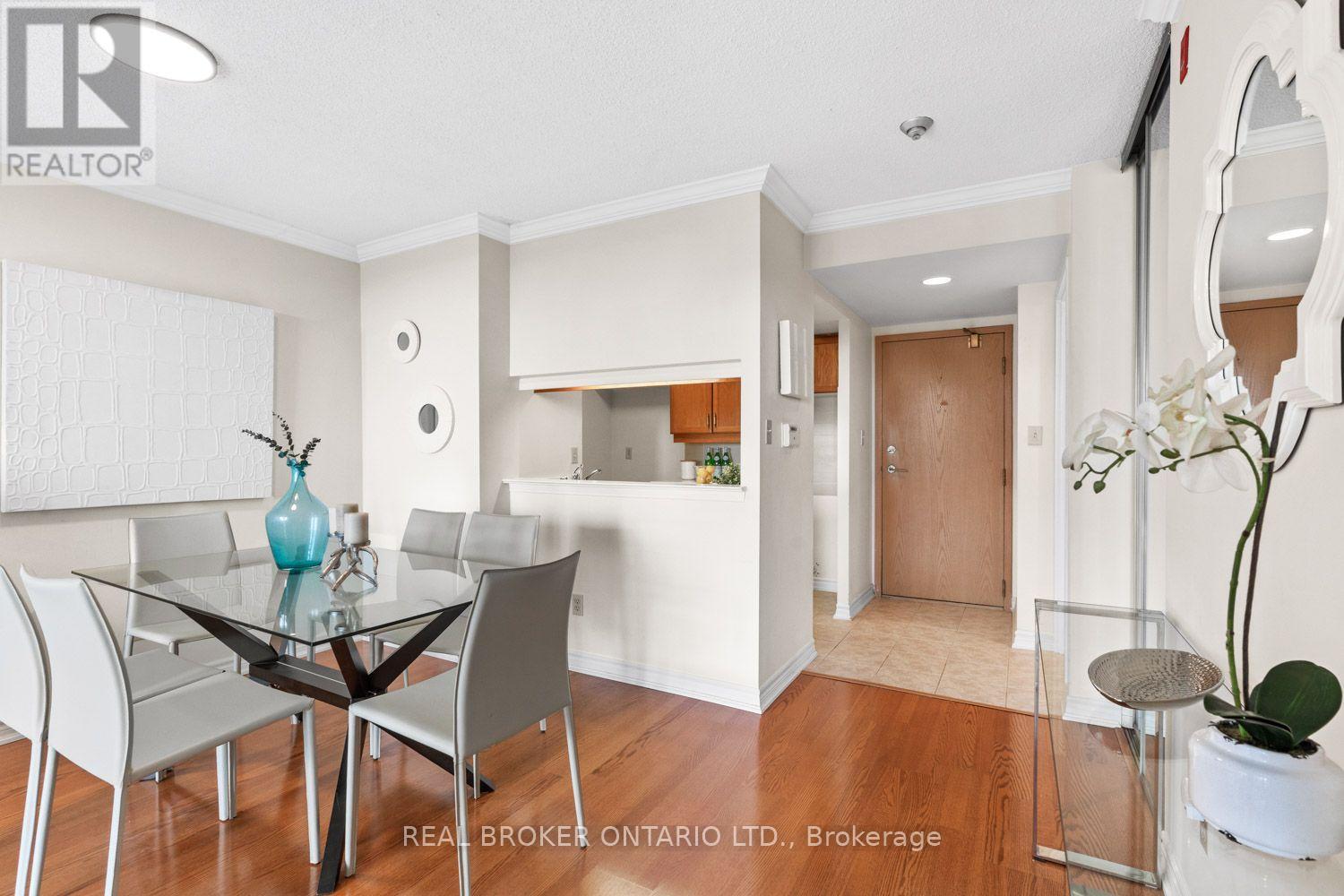 747 - 24 Southport Street, Toronto, Ontario  M6S 4Z1 - Photo 4 - W14031270