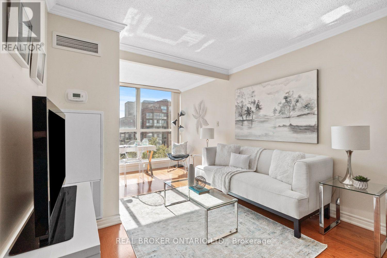 747 - 24 Southport Street, Toronto, Ontario  M6S 4Z1 - Photo 5 - W14031270