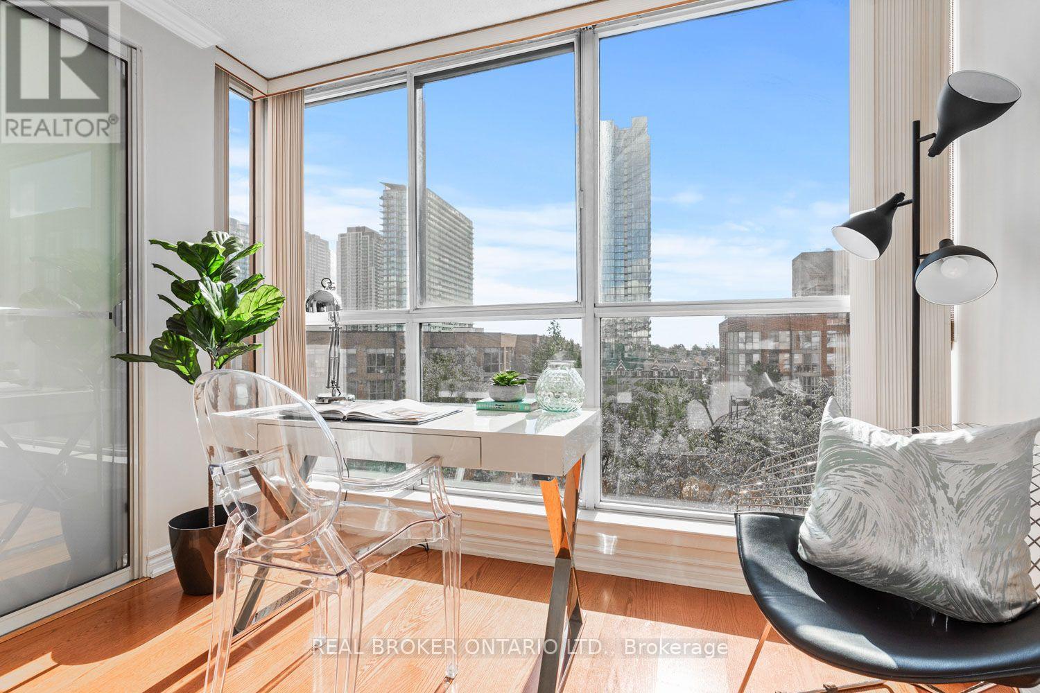 747 - 24 Southport Street, Toronto, Ontario  M6S 4Z1 - Photo 8 - W14031270