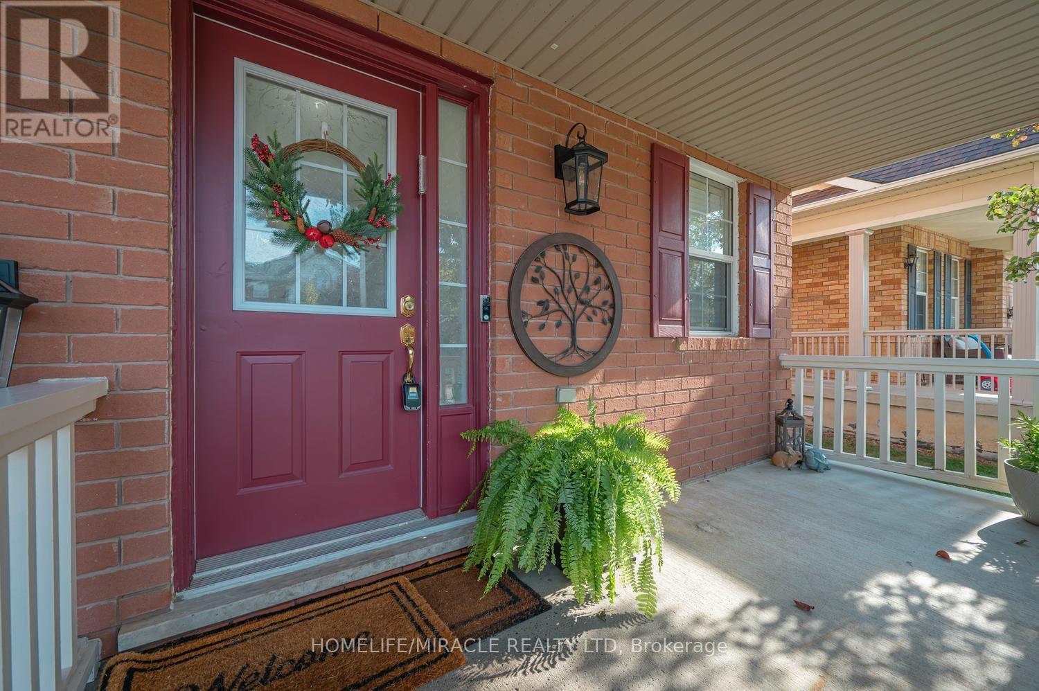 1552 Harwood Drive, Milton, Ontario  L9T 5K1 - Photo 5 - W14031284