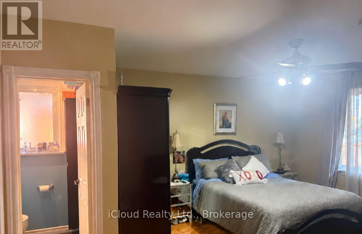 75 Walwyn Avenue, Toronto, Ontario  M9N 3H9 - Photo 15 - W14031336