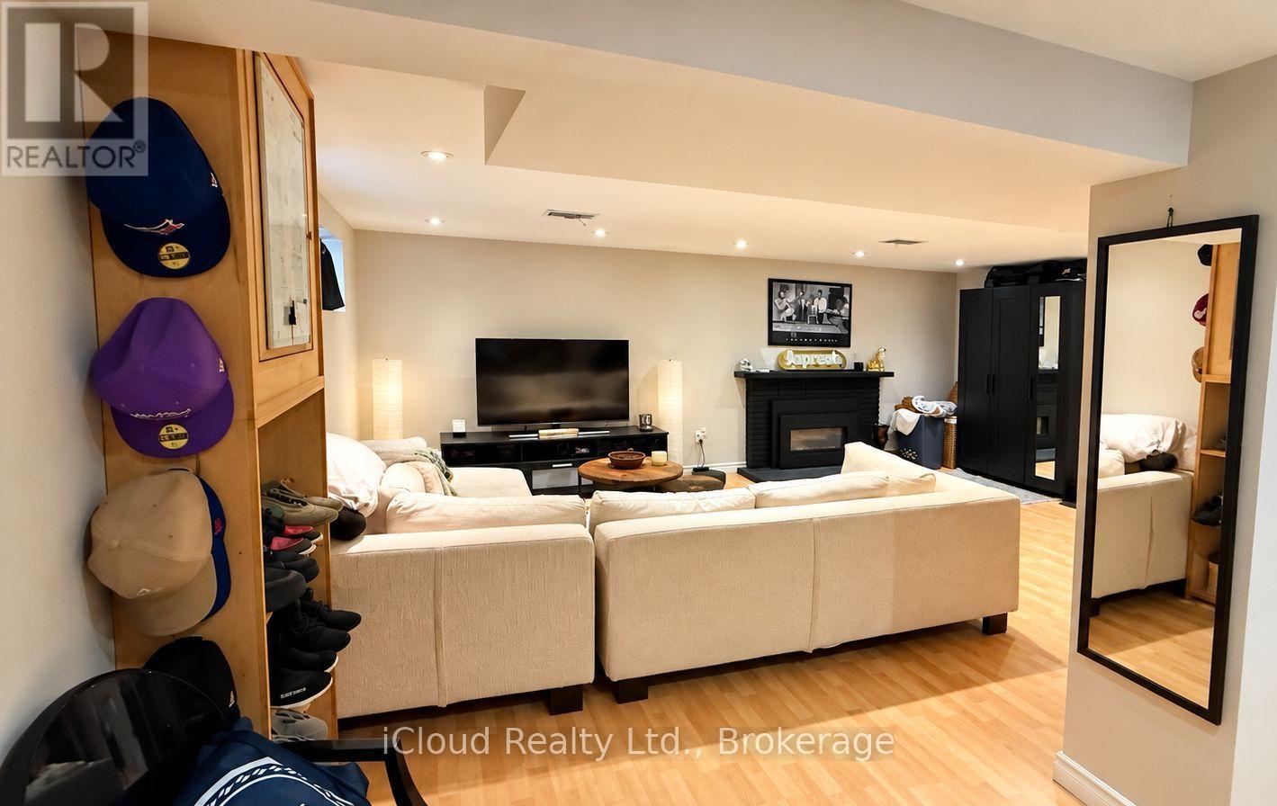75 Walwyn Avenue, Toronto, Ontario  M9N 3H9 - Photo 20 - W14031336