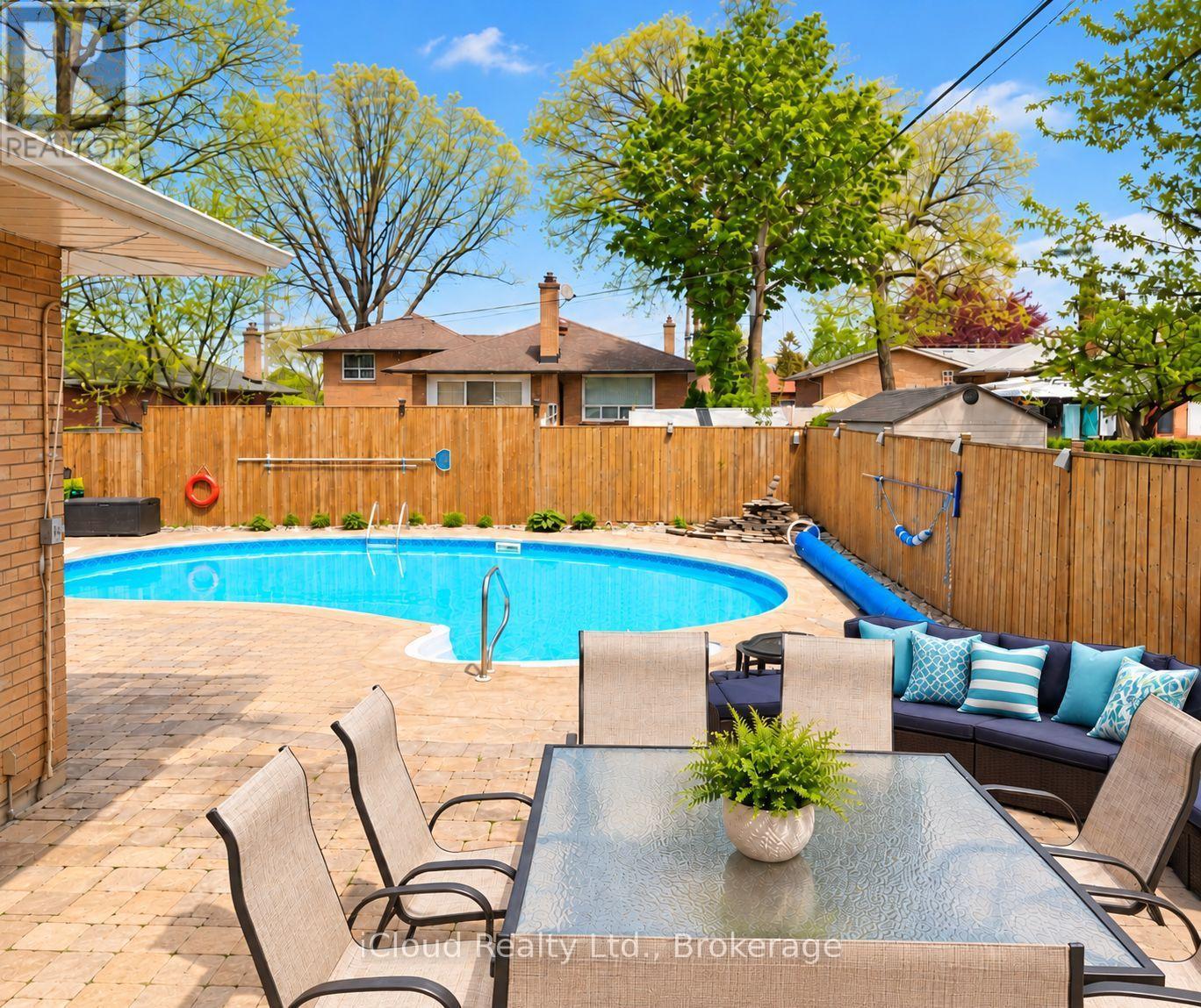 75 Walwyn Avenue, Toronto, Ontario  M9N 3H9 - Photo 32 - W14031336
