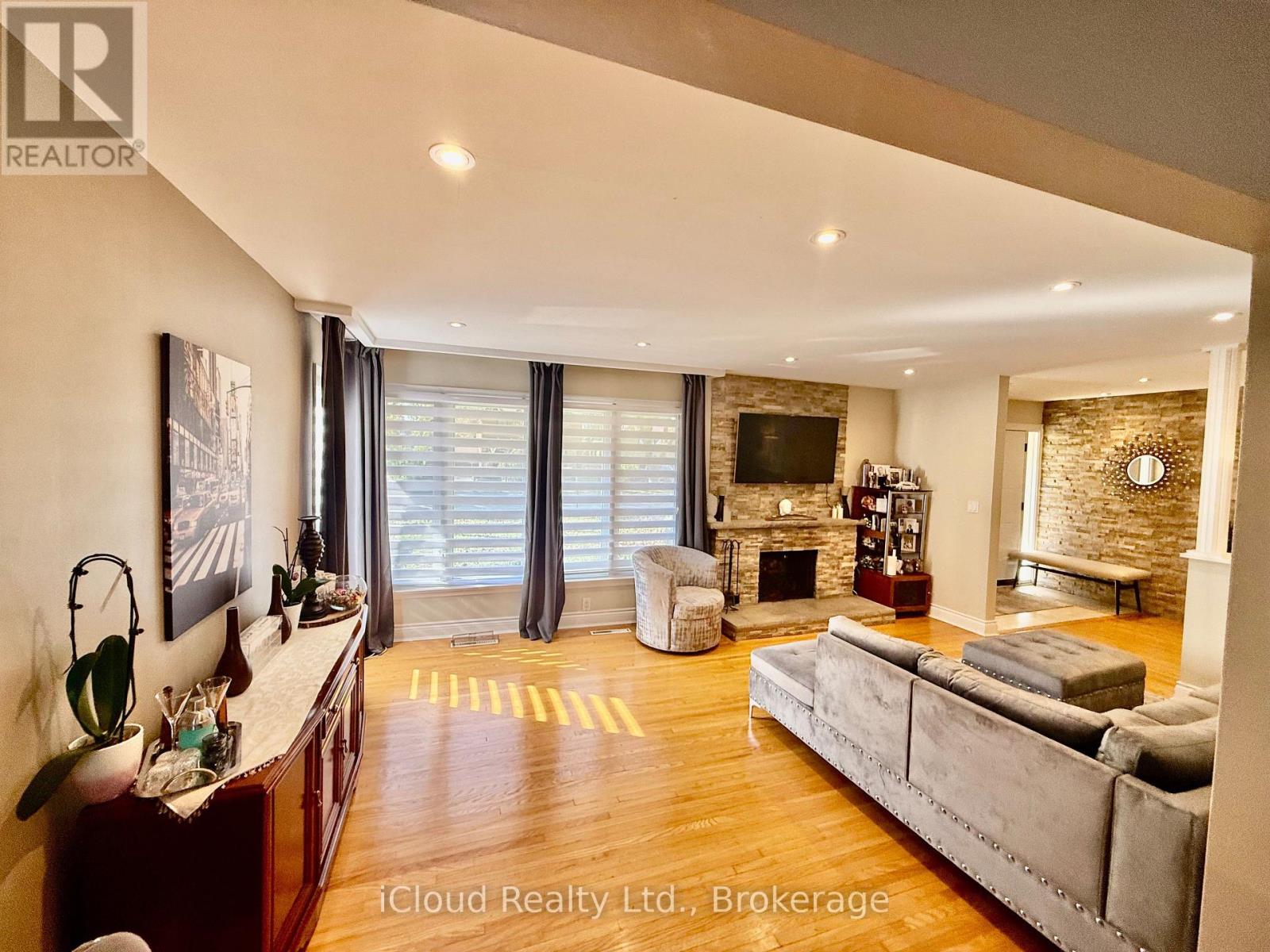 75 Walwyn Avenue, Toronto, Ontario  M9N 3H9 - Photo 9 - W14031336