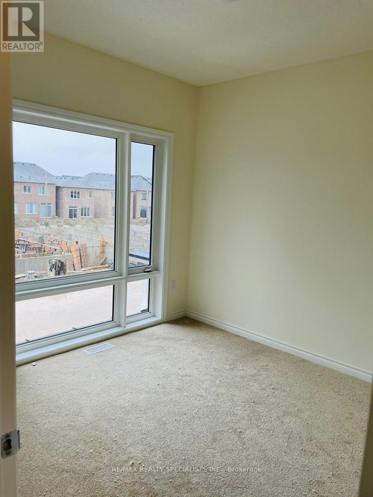 Main & 2nd - 20 Donald Ficht Crescent, Brampton, Ontario  L7A 5H8 - Photo 10 - W14031474
