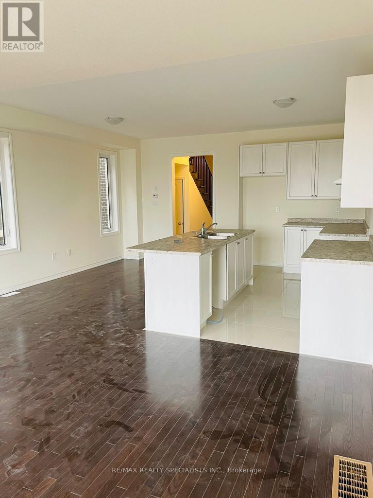 Main & 2nd - 20 Donald Ficht Crescent, Brampton, Ontario  L7A 5H8 - Photo 3 - W14031474