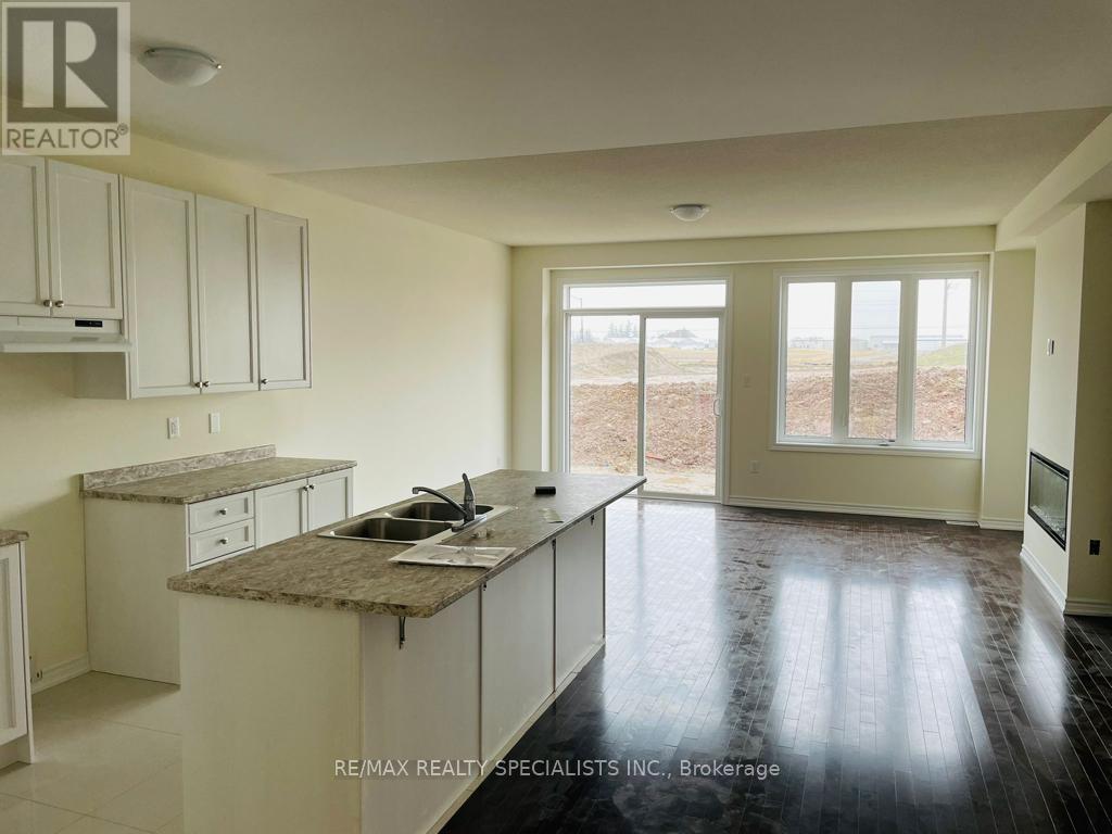 Main & 2nd - 20 Donald Ficht Crescent, Brampton, Ontario  L7A 5H8 - Photo 6 - W14031474