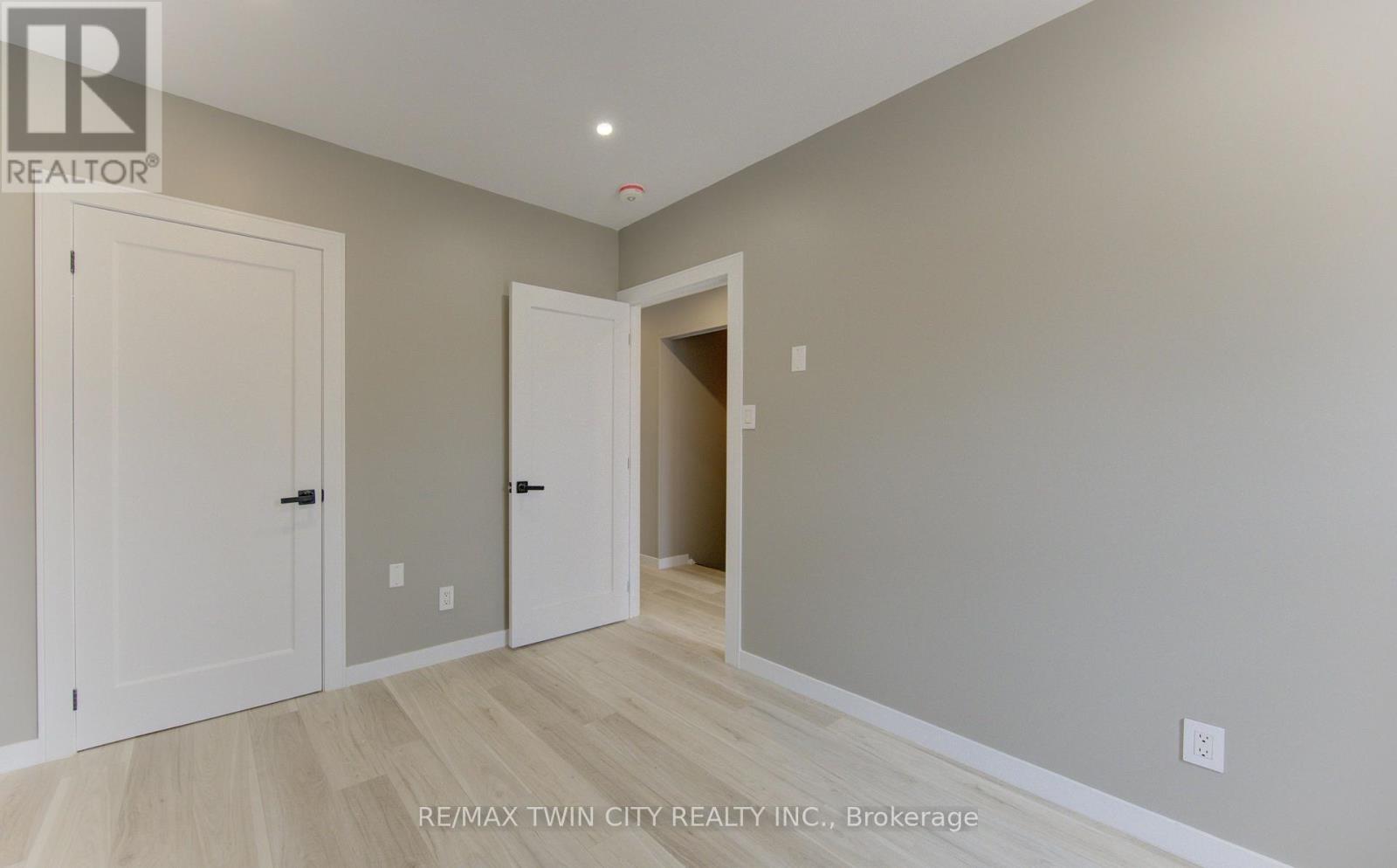 67 Louisa Street, Kitchener, Ontario  N2H 5L9 - Photo 10 - X14031326
