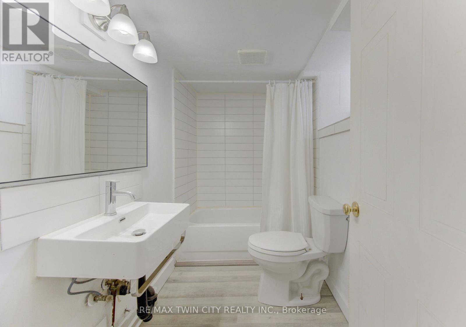 67 Louisa Street, Kitchener, Ontario  N2H 5L9 - Photo 30 - X14031326