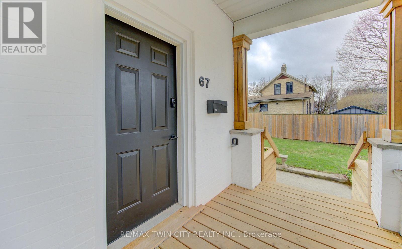 67 Louisa Street, Kitchener, Ontario  N2H 5L9 - Photo 4 - X14031326