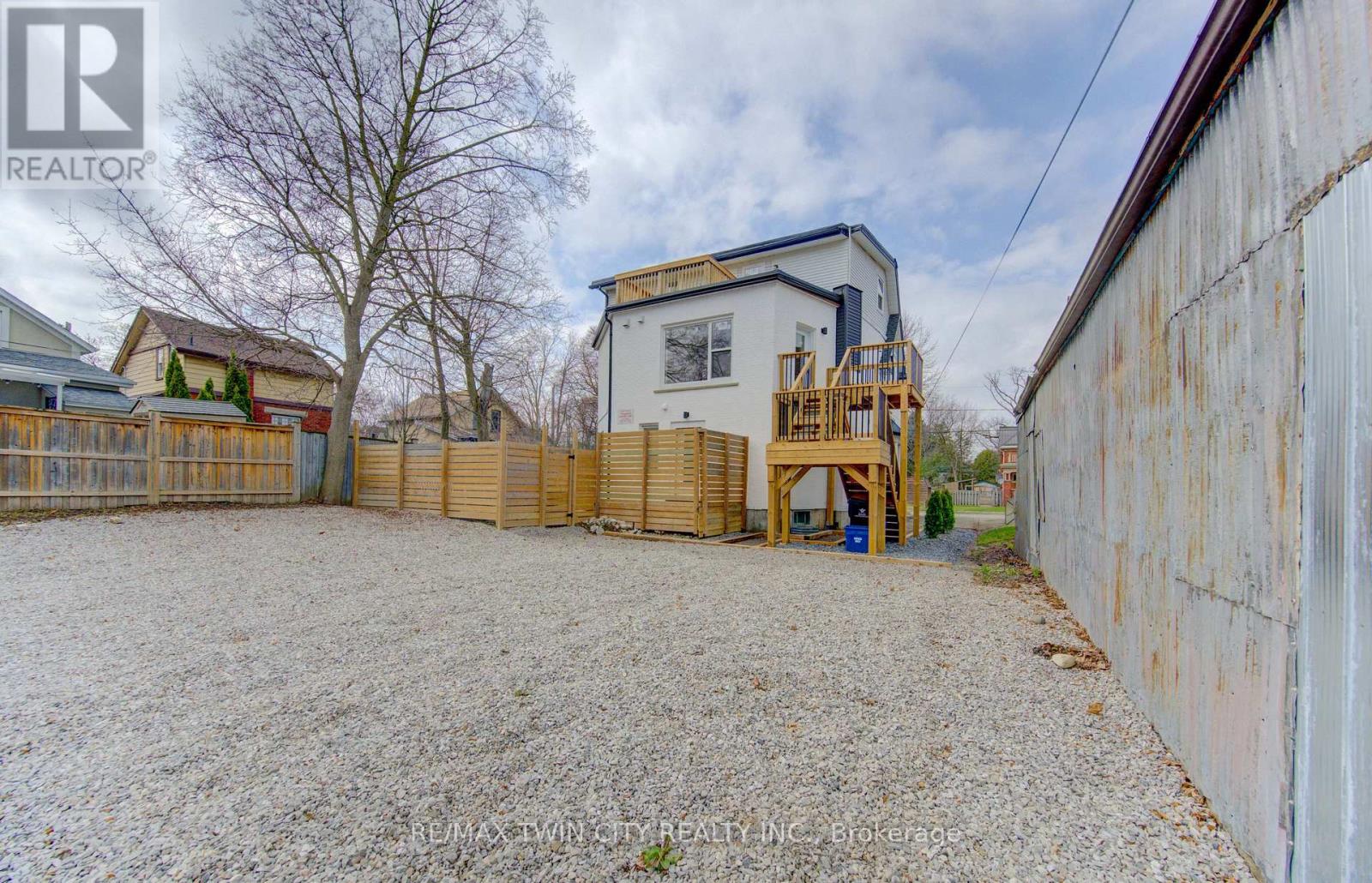 67 Louisa Street, Kitchener, Ontario  N2H 5L9 - Photo 43 - X14031326