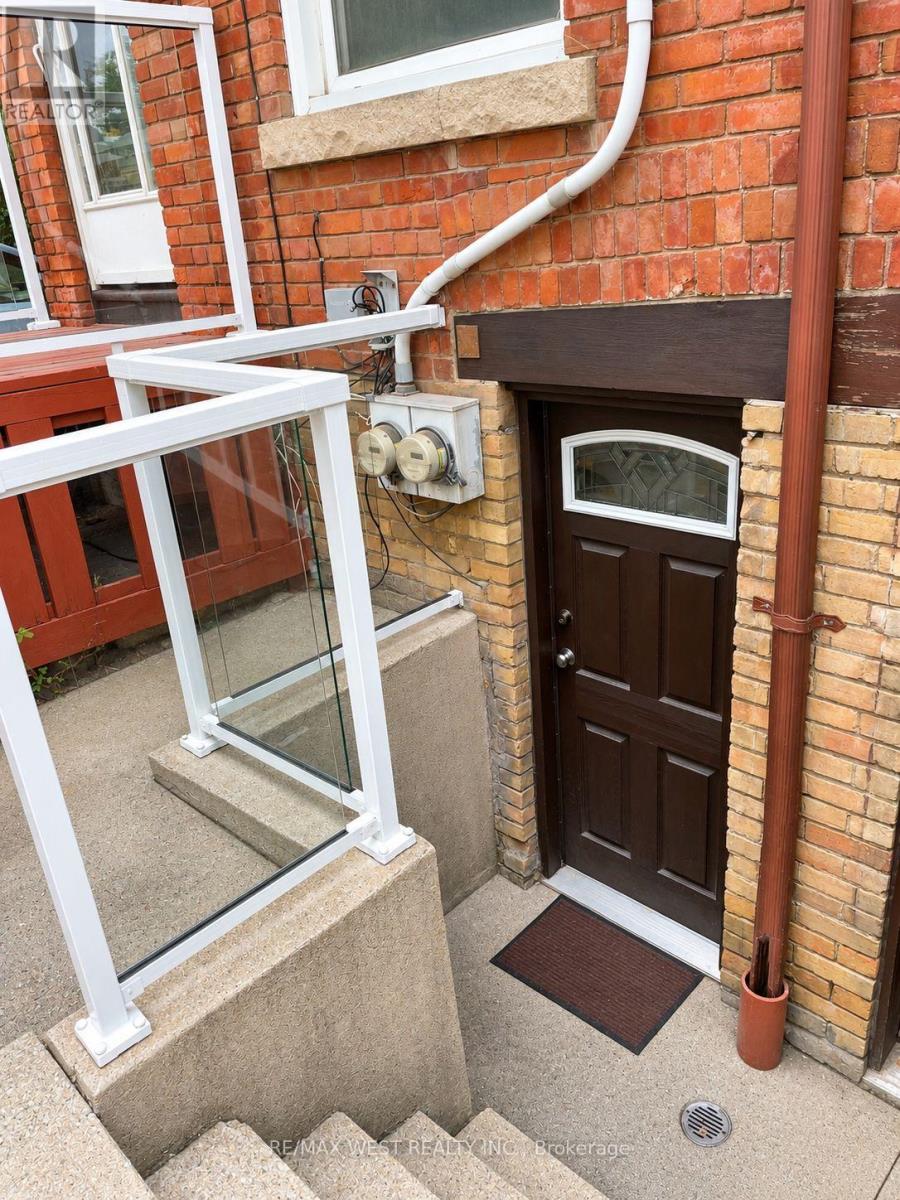 301 Dupont Street, Toronto, Ontario  M5R 1W1 - Photo 12 - C13950348