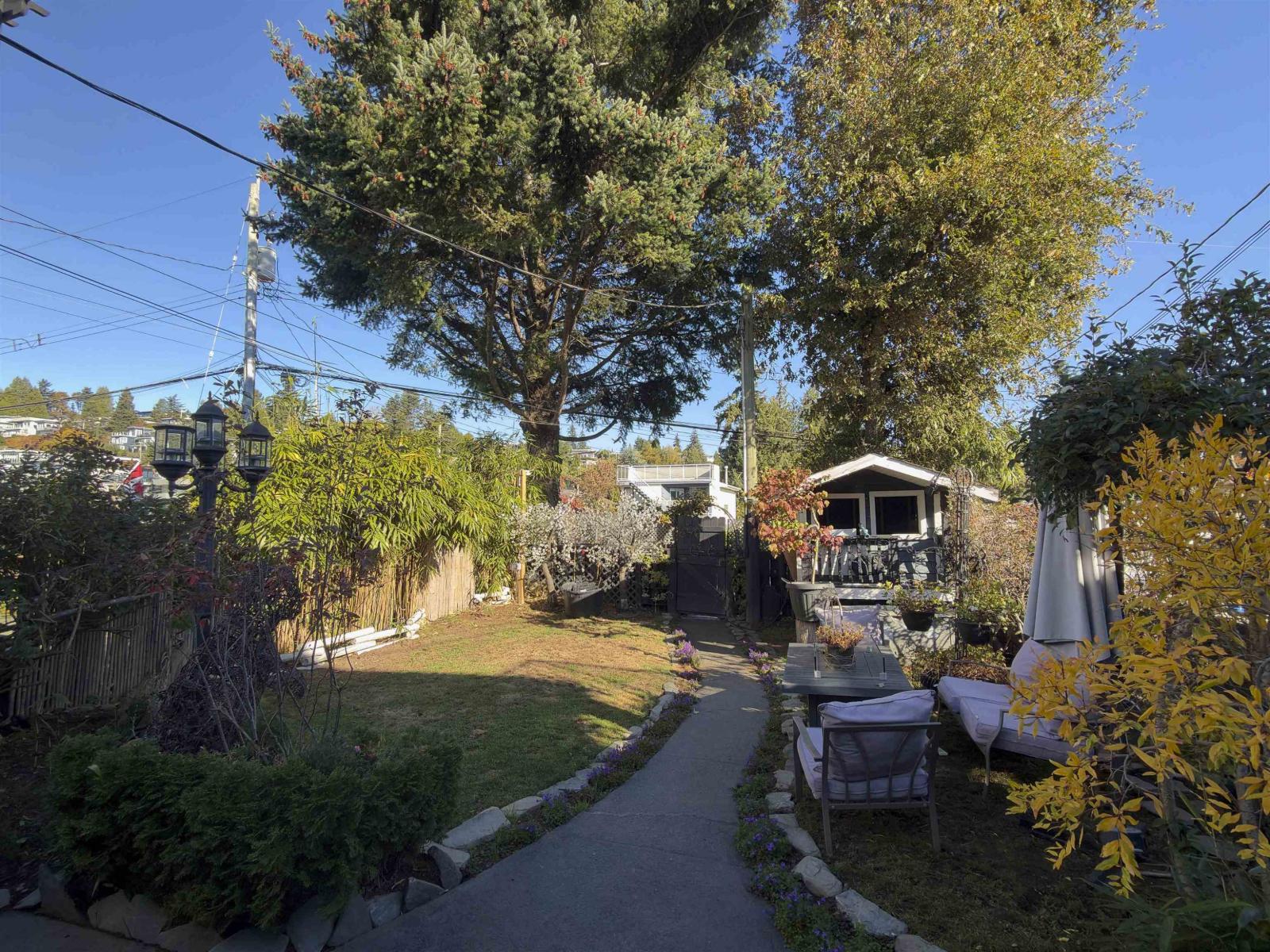15582 Victoria Avenue, White Rock, British Columbia  V4B 1H7 - Photo 3 - R3173677
