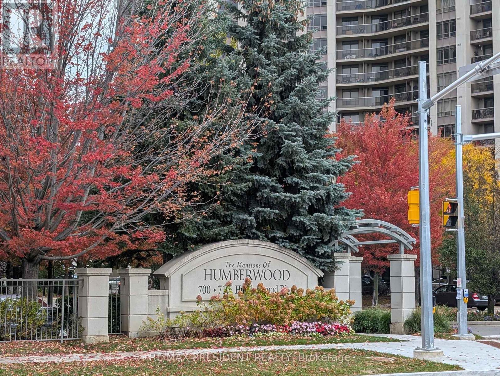 2026 - 700 Humberwood Boulevard N, Toronto, Ontario  M9W 7J4 - Photo 2 - W14030682