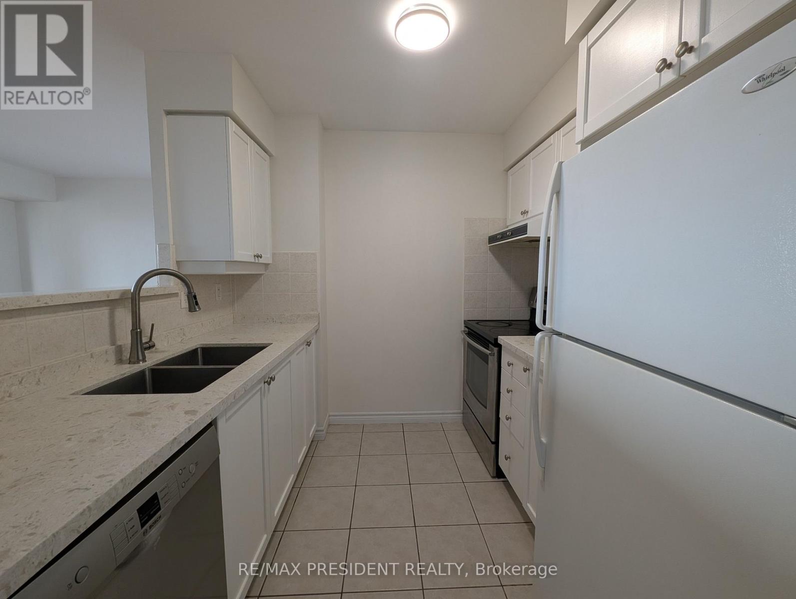 2026 - 700 Humberwood Boulevard N, Toronto, Ontario  M9W 7J4 - Photo 5 - W14030682