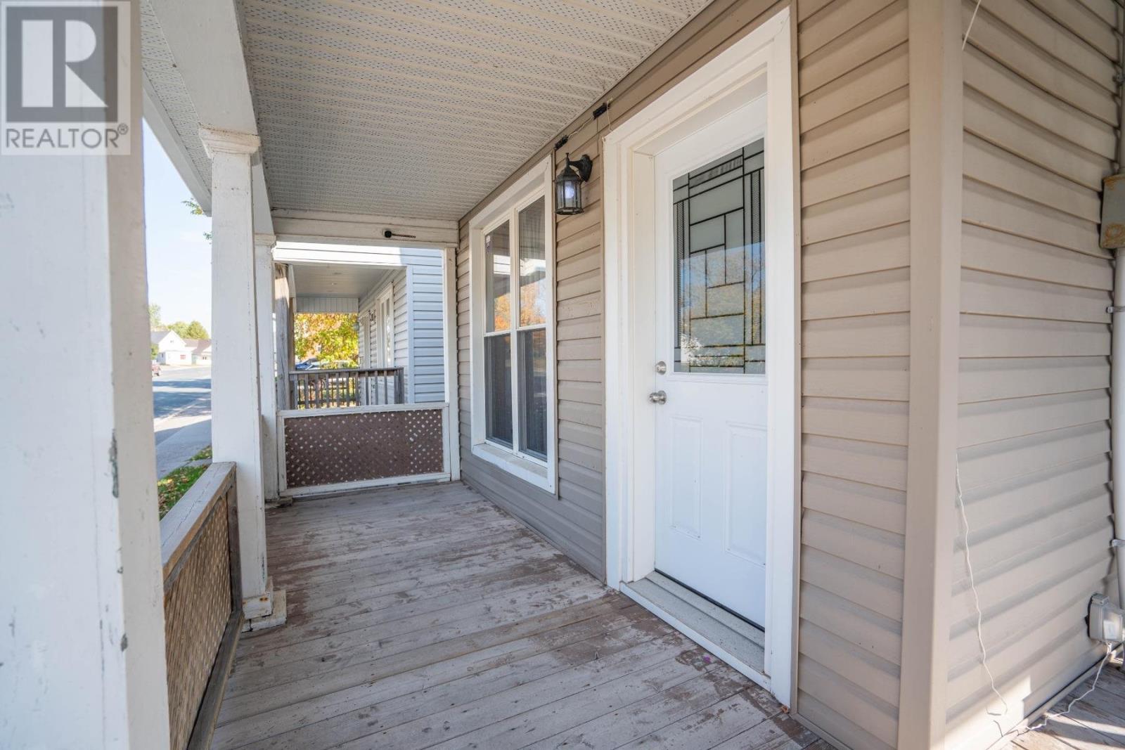 332 Bruce St, Sault Ste. Marie, Ontario P6B 1P7 - Photo 3 - SM262871