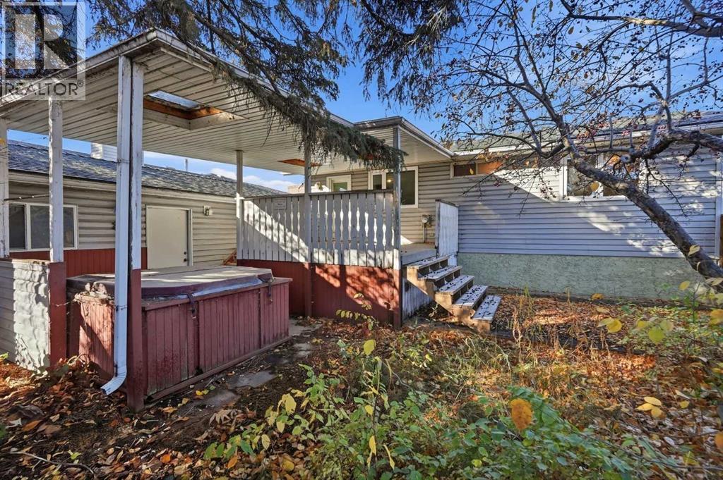 556 Lysander Drive SE