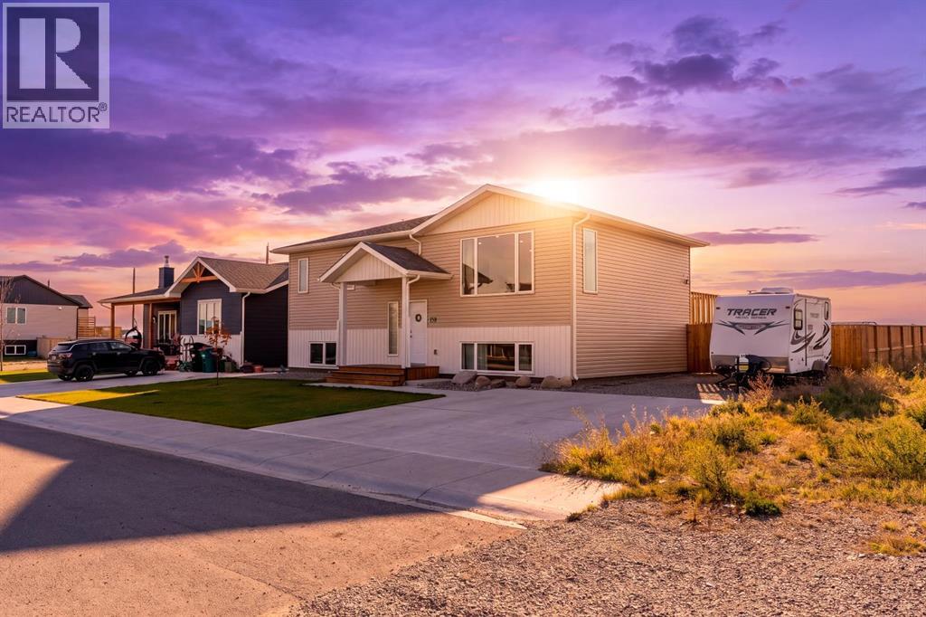 158 9 Street, Fort Macleod, Alberta  T0L 0Z0 - Photo 1 - A2351765