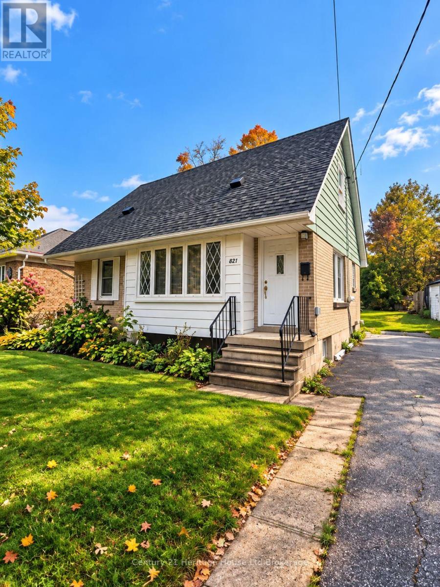 821 Wilton Crescent, Woodstock, Ontario N4S 7H4 - Photo 2 - X14031522