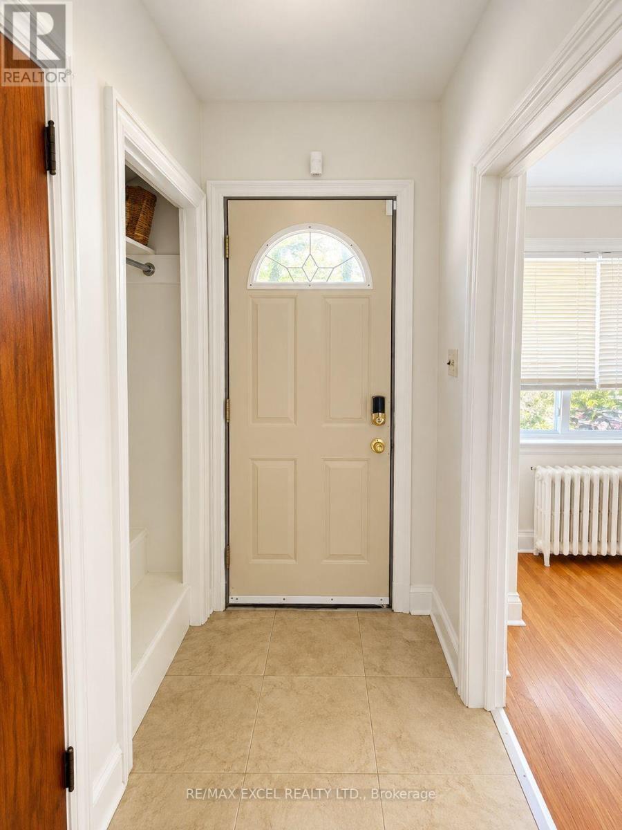 11 Hutton Avenue, Toronto, Ontario  M4C 3L2 - Photo 12 - E14007726